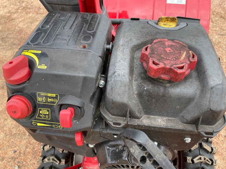 #1005-•-troy-bilt-snow-blower-image-13