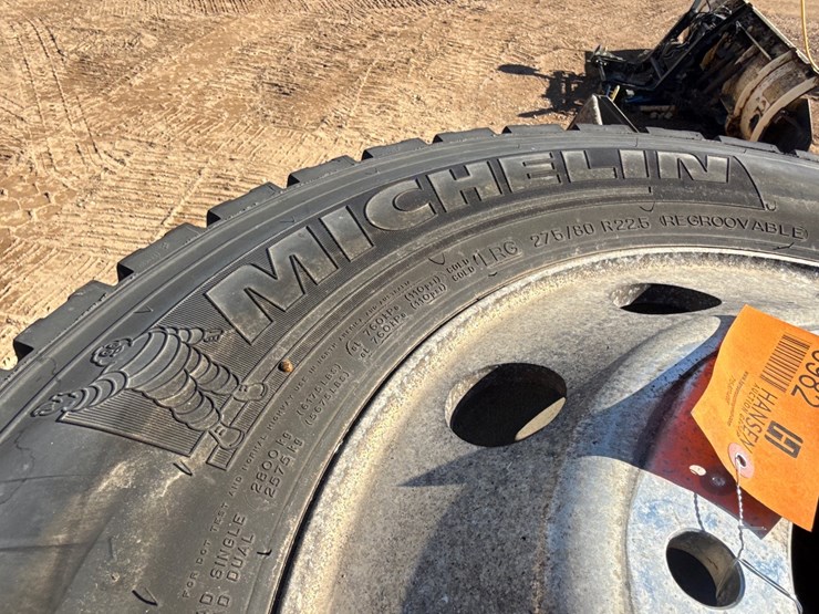 #6982-•-(5)-commercial-truck-tires-with-aluminum-rims-image-6