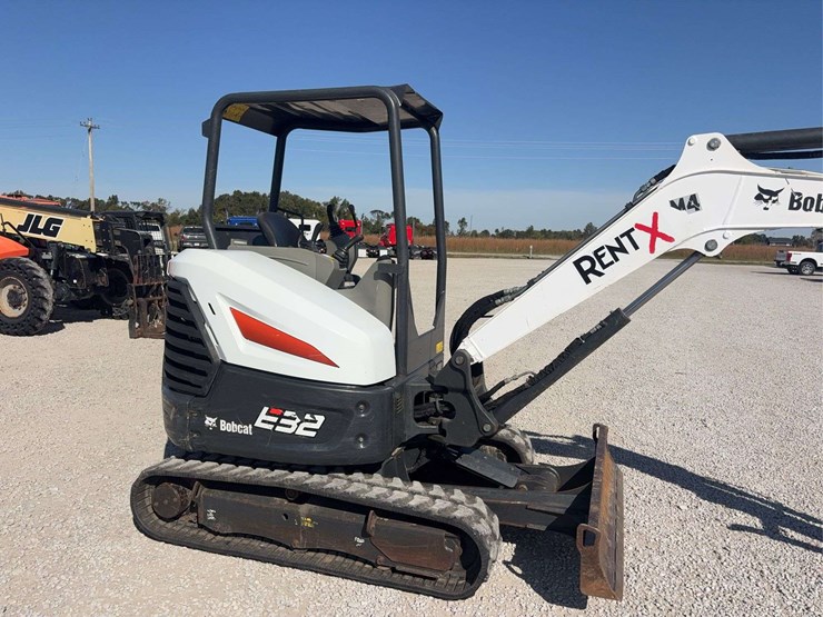 2021-bobcat-e32-tracked-mini-excavator,-2,213-hours-,-diesel,-with-hyd-thumb,-comes-with-20”-smooth-bucket,-s/n--b3y115533-image-7
