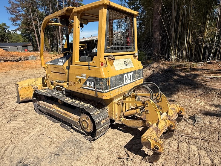 caterpillar-d3g-xl-image-11