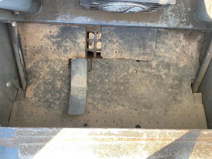 #1873-•-1998-takeuchi-tl26-2-tracked-skid-steer-image-31
