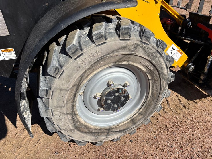 #1894-•-2023-gehl-al550-wheel-loader-image-17
