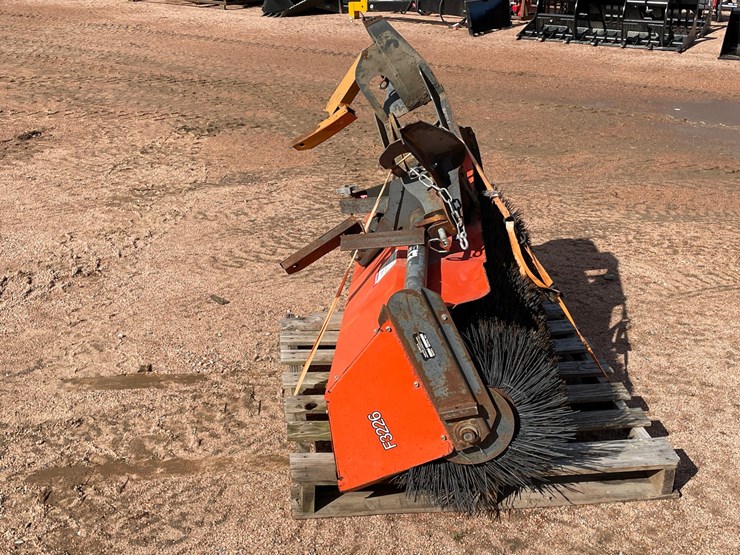 #1019-•-kubota-f2400-4wd-tractor-with-attachments-image-80