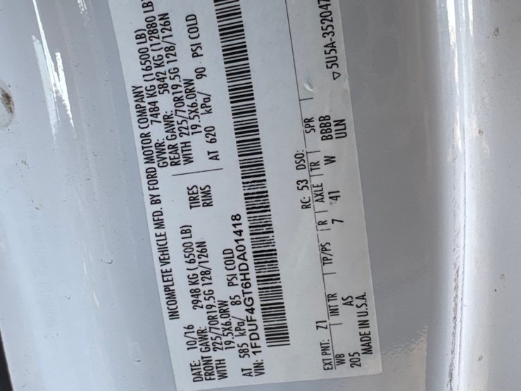#6900-•-2017-ford-super-duty-xl-box-truck-(wi-title-in-delay)-image-21