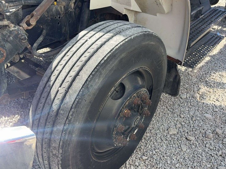 1998-international-4700-day-cab-truck,-121,834-miles,-single-axle,-255/70r22.5-tires,-dt466e-engine,-gooseneck-ball-hitch,-automatic-transmission-vin#-1hsscaan4wh551789-image-26