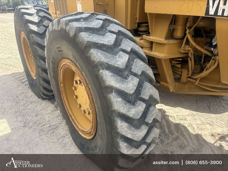 2002-caterpillar-140h-image-46