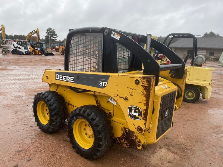#1085-•-john-deere-317-skid-steer-image-8
