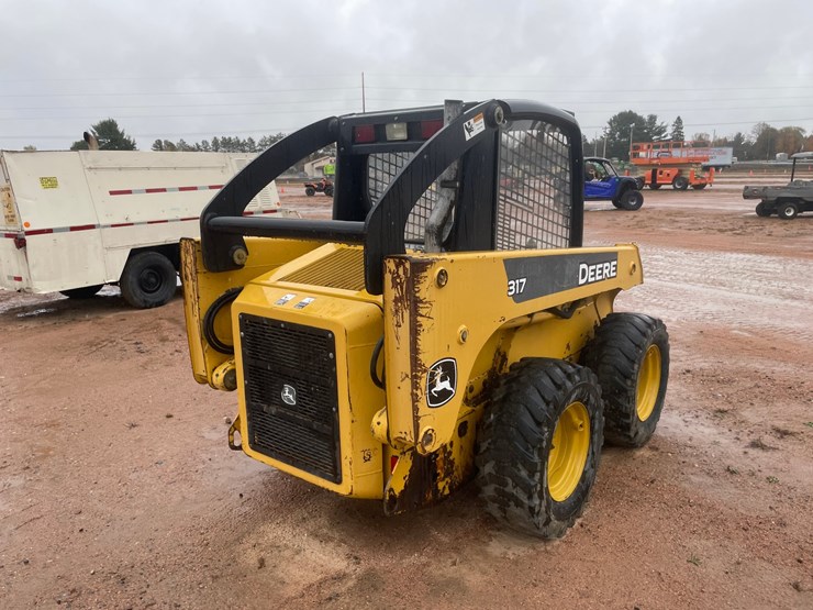 #1085-•-john-deere-317-skid-steer-image-12