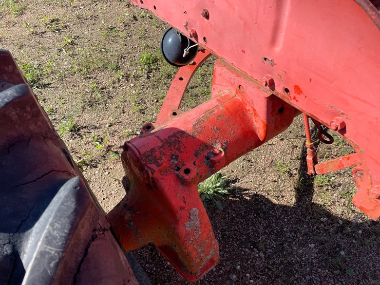 #1951-•-allis-chalmers-b-wide-tractor-image-44