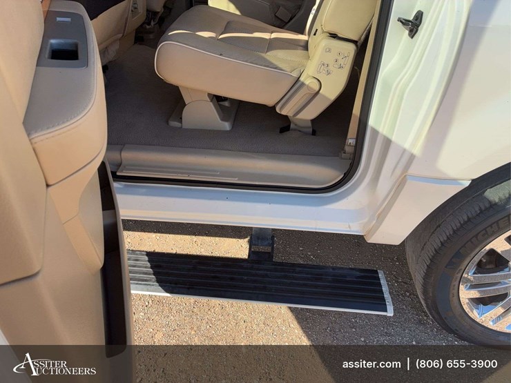 2008-lincoln-navigator-l-image-21