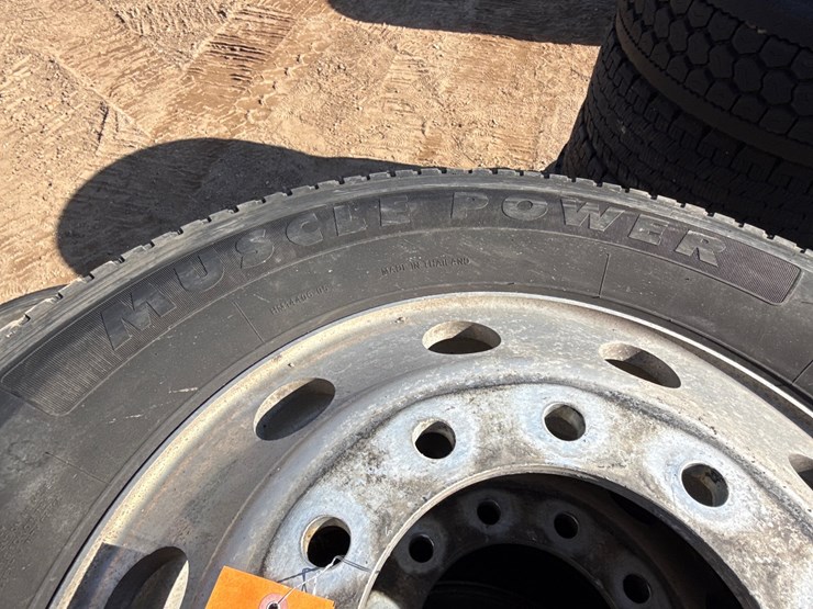 #6980-•-(4)-commercial-truck-tires-with-10-bolt-aluminum-rims-image-7