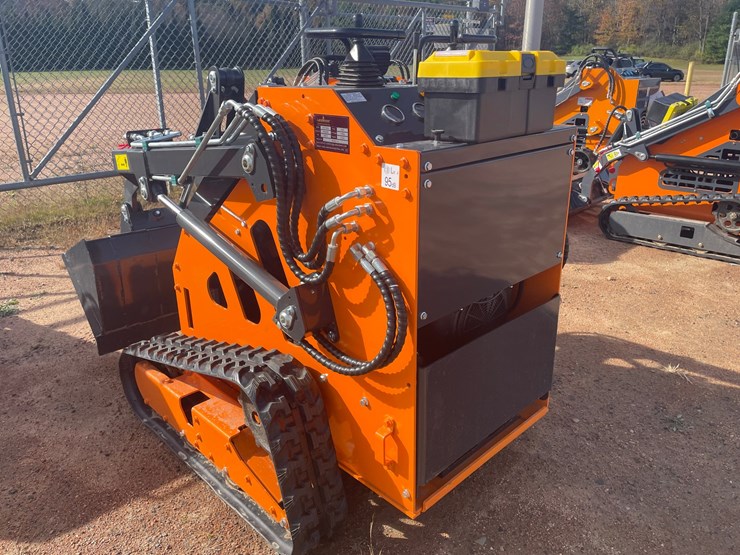 #3203-•-landhonor-mini-skid-steer-loader-t460s2-image-8