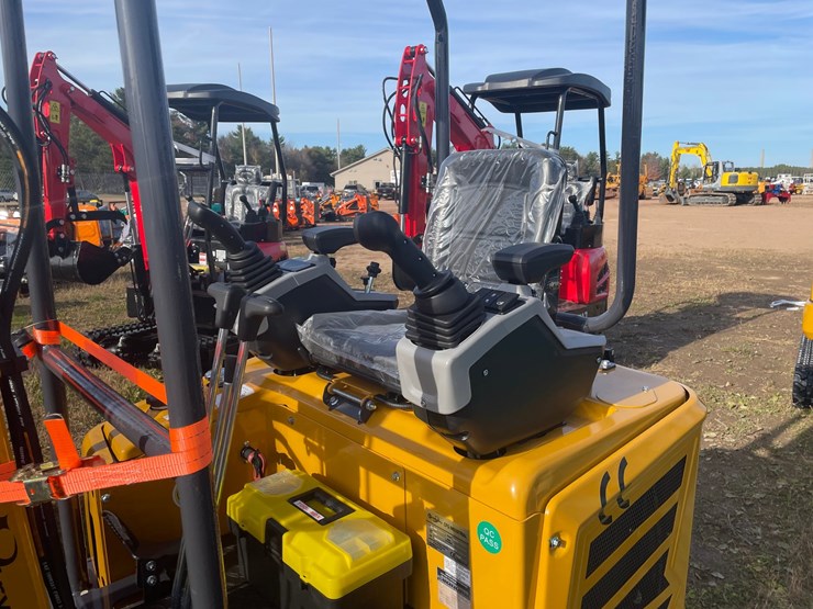 #3225-•-2026-cfg-mx20r-mini-excavator-image-10