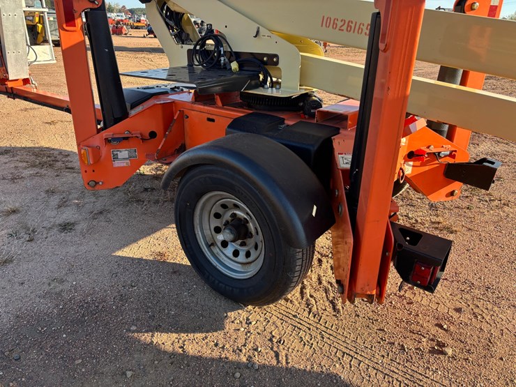#1887-•-2017-jlg-t500j-towable-basket-lift-image-4