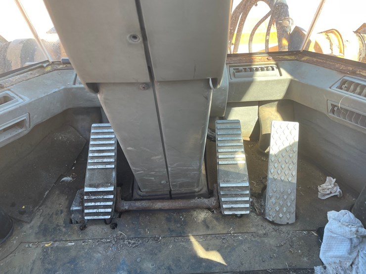 #1748-•-2001-case-721c-wheel-loader-image-34