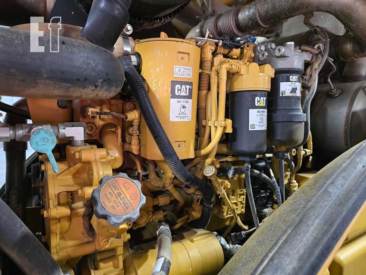 2016-caterpillar-cs56b-image-18