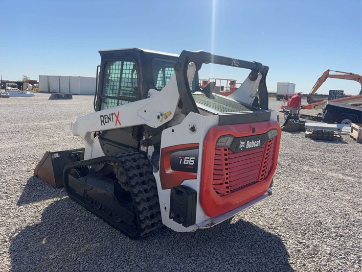 2022-bobcat-t66-tracked-skid-steer,-1367.6-hours,-radio,-quick-attach-hookup,-cab,-heat/ac,-comes-with-smooth-68”-bucket,-s/n---b4sb28773-image-6