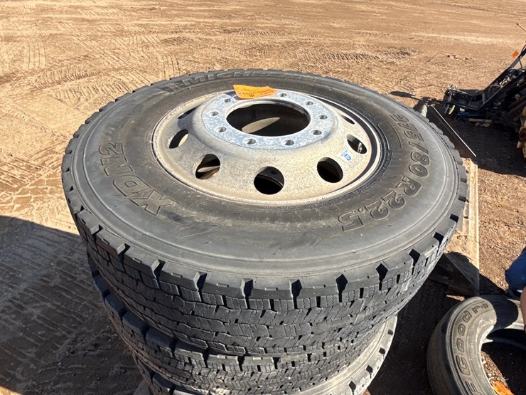 #6982-•-(5)-commercial-truck-tires-with-aluminum-rims-image-3