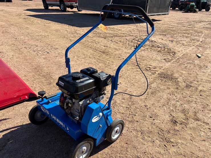 #1003-•-bluebird-thatcher-c18-lawn-comber-image-1