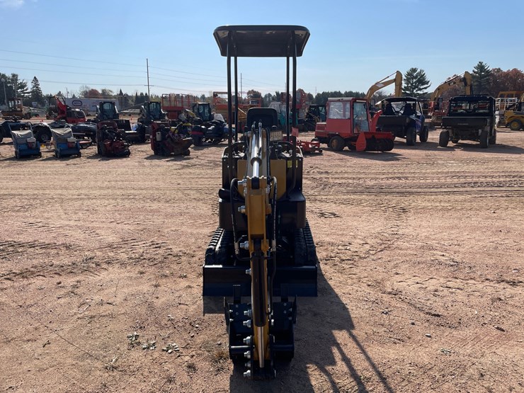 #3247-•-2026-agt-h15r-mini-crawler-excavator-image-2
