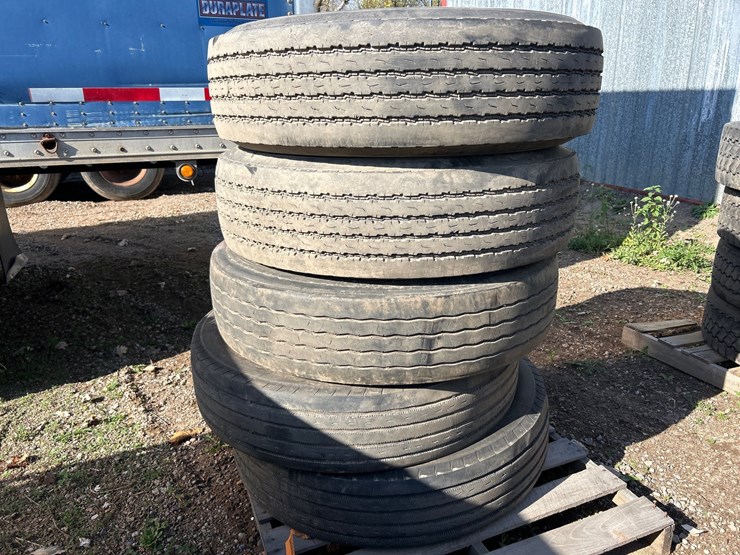 #6960-•-(5)-commercial-truck-tires-image-2
