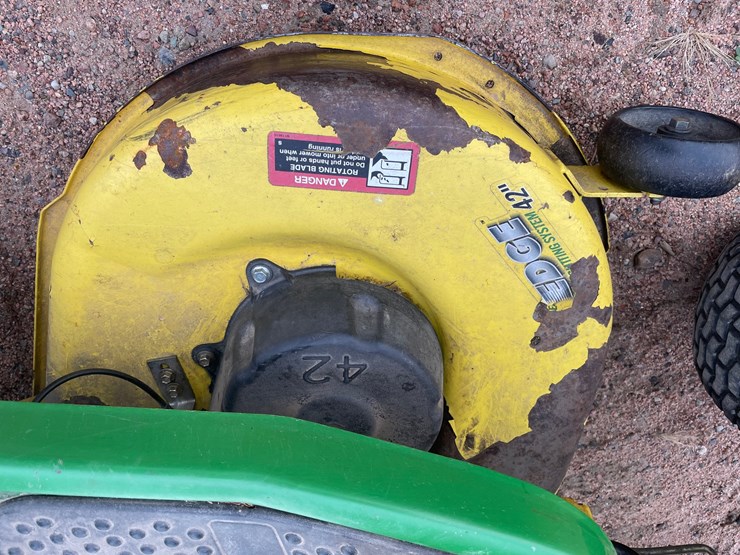 #1930-•-200-john-deere-l110-riding-lawn-mower-image-17