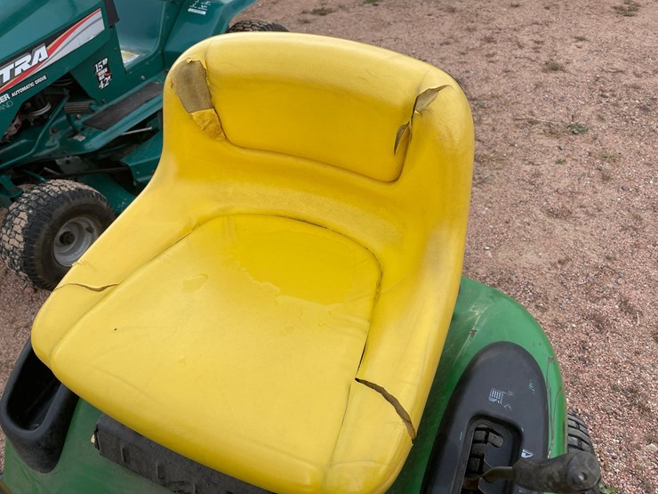 #1011-•-200-john-deere-l110-riding-lawn-mower-image-20