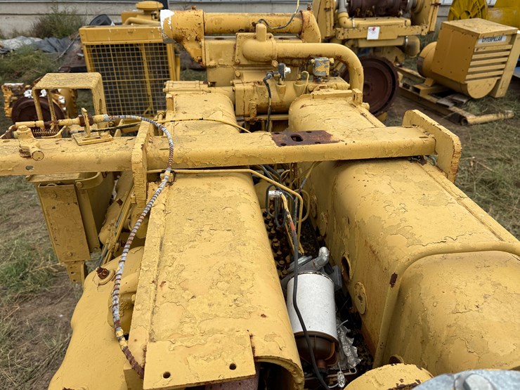 caterpillar-d379-image-7