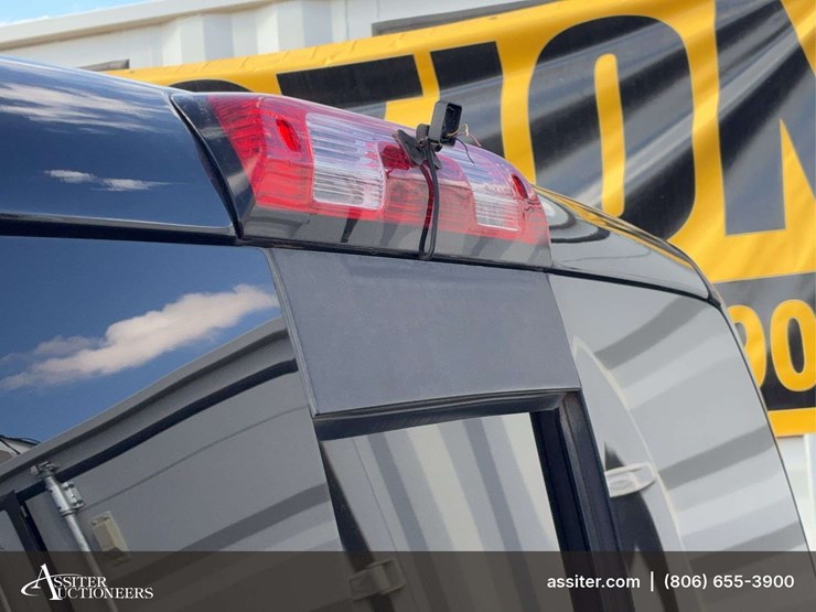 2015-chevrolet-silverado-1500-high-country-image-22
