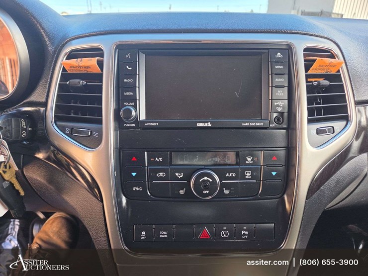 2013-jeep-grand-cherokee-laredo-image-17
