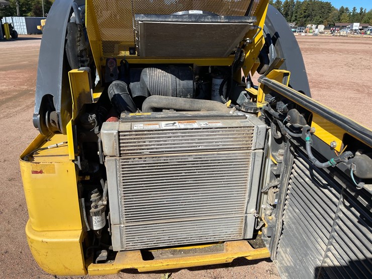 #1080-•-2015-new-holland-l230-skid-steer-image-14