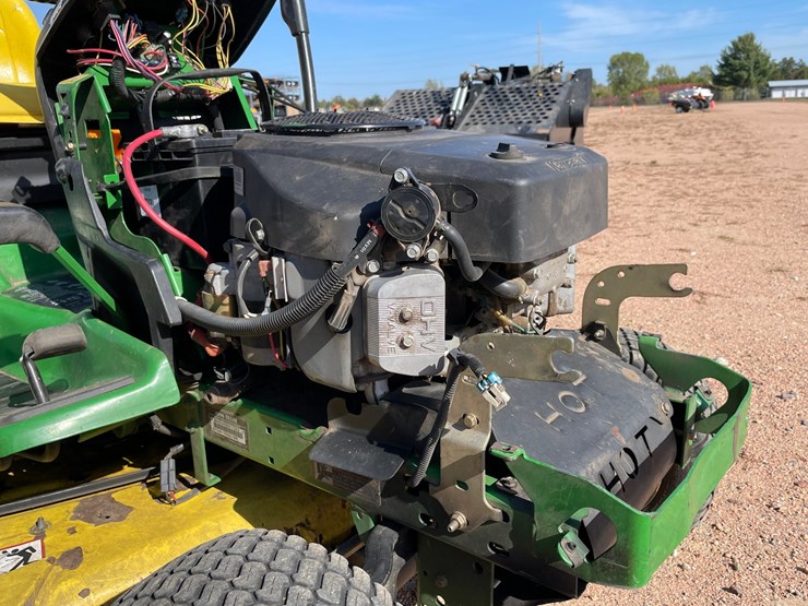 #1010-•-john-deere-gt245-riding-lawn-mower-image-24