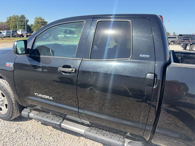 2013-toyota-tundra-srs,-5.7l/v8-iforce,-4wd,-reese-hitch,-4-door,-cloth-interior-power-lock/windows/seat,-250,027-miles,-vin#-5tfuw5f11cx231515-image-11