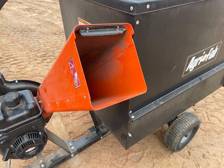 #1015-•-agri-fab-lawn-vacuum-and-chipper-shredder-image-11