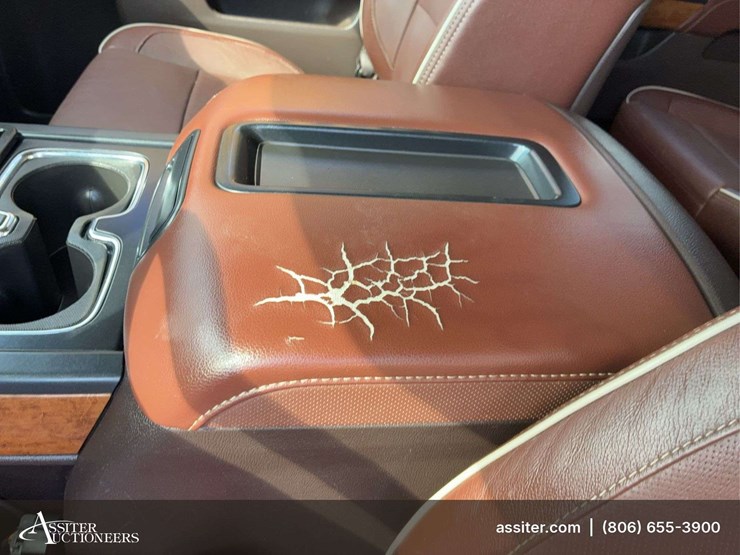 2015-chevrolet-silverado-1500-high-country-image-33