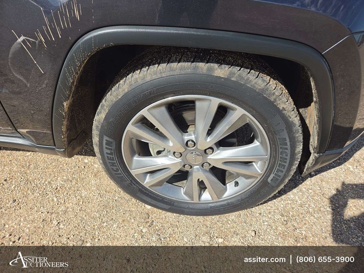 2013-jeep-grand-cherokee-laredo-image-26