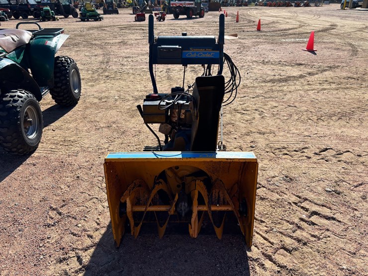 #1001-•-cub-cadet-826t-26"-snow-blower-image-2