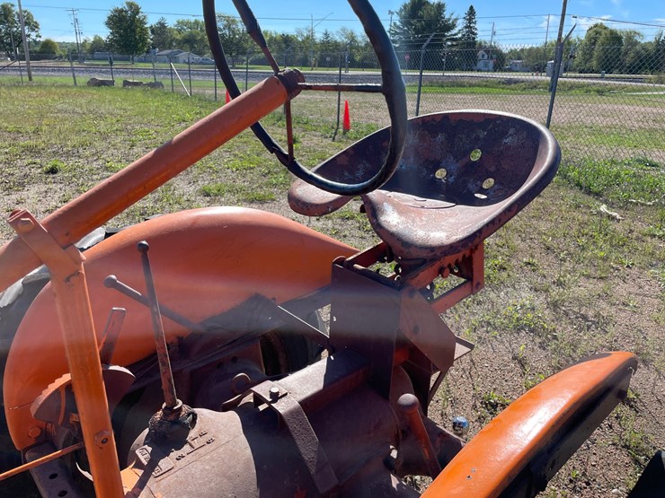 #1950-•-allis-chalmers-b-wide-tractor-image-22