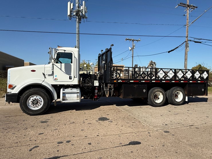 2015-peterbilt-365-image-3