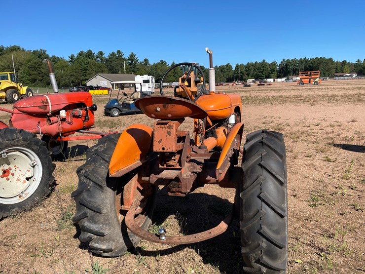 #1950-•-allis-chalmers-b-wide-tractor-image-11