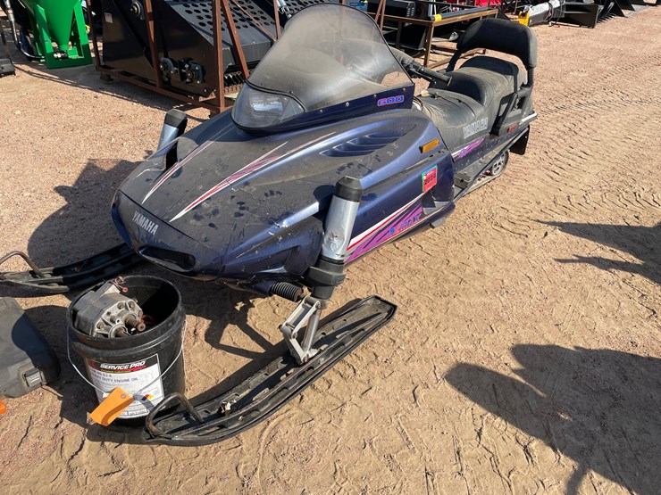 #1911-•-1996-yamaha-snowmobile-image-1