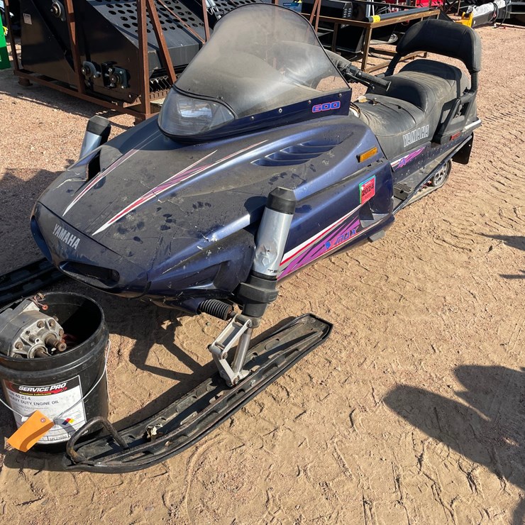 #1911 • 1996 Yamaha Snowmobile