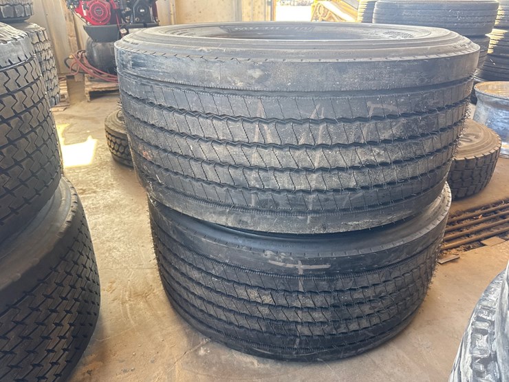 #6992-•-(2)-michelin-commercial-truck-tires-image-1