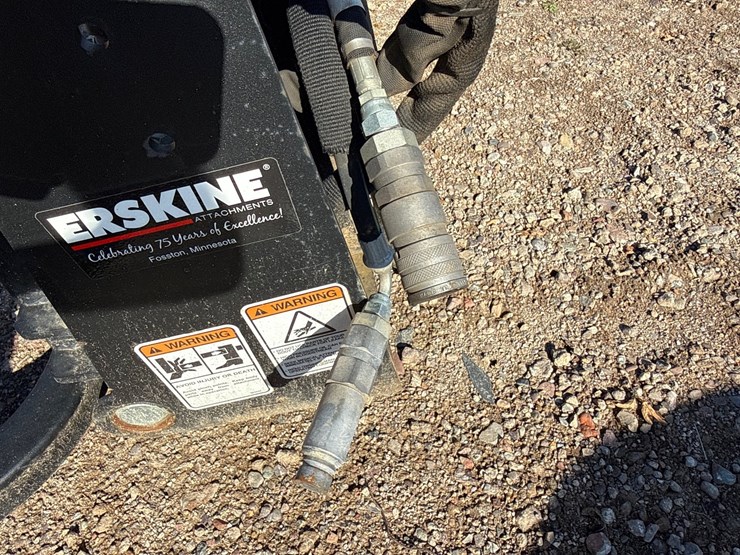 #6943-•-erskine-skid-steer-hydraulic-bale-unroller-attachment-image-9