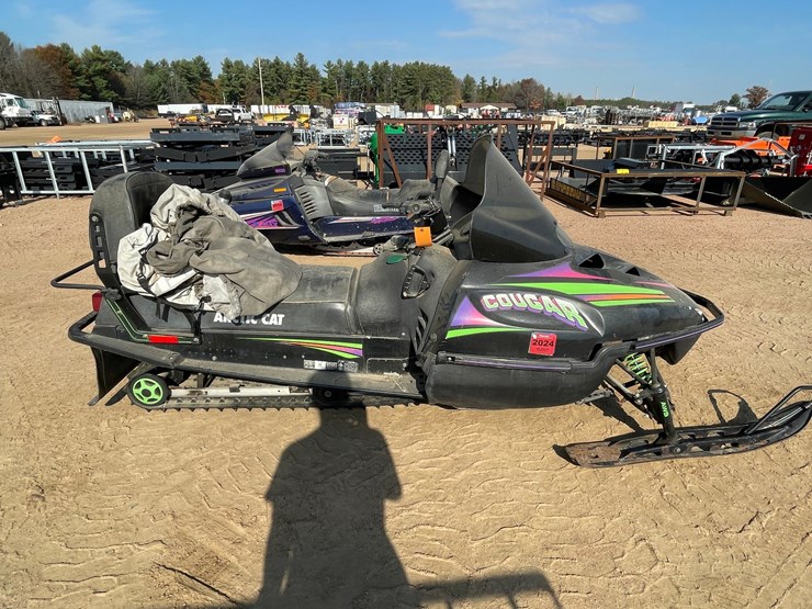 #1912-•-1996-arctic-cat-cougar-snowmobile-image-4