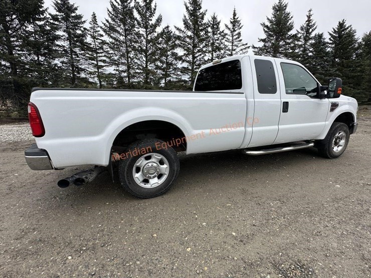 2010-ford-f-250-super-duty-4x4-pickup-image-11