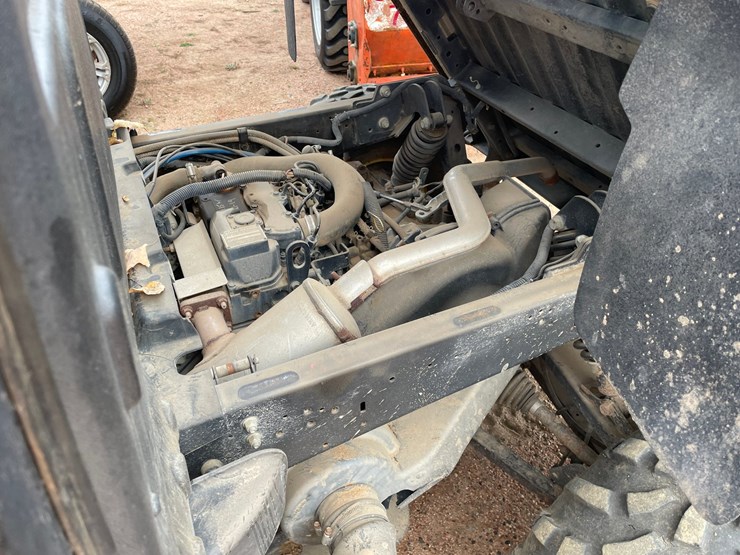 #1057-•-john-deere-diesel-4-x-4-gator-image-37
