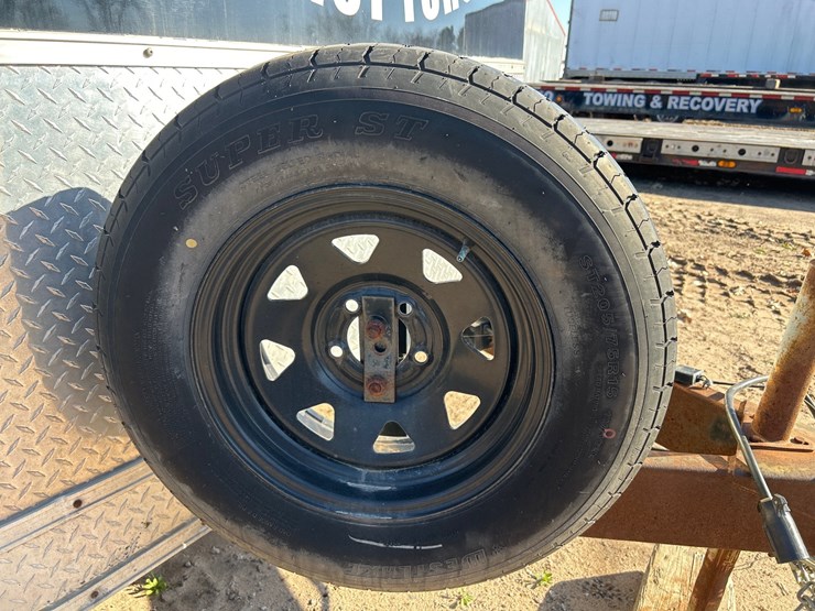 #6918-•-2008-homesteader-enclosed-tandem-axle-cargo-trailer-(wi-title-in-delay)-image-24