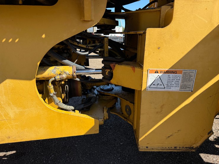 caterpillar-it28f-image-10