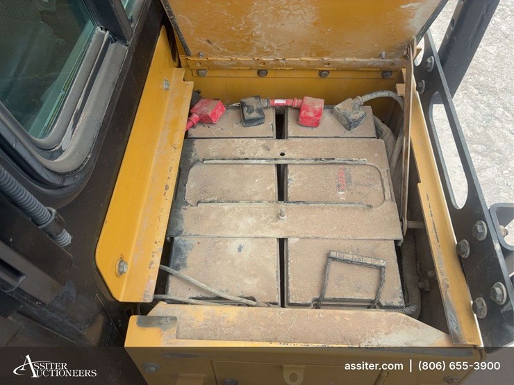 2015-caterpillar-d6t-xl-image-16